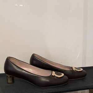 Ferragamo, made in Italy, dark cho Brown